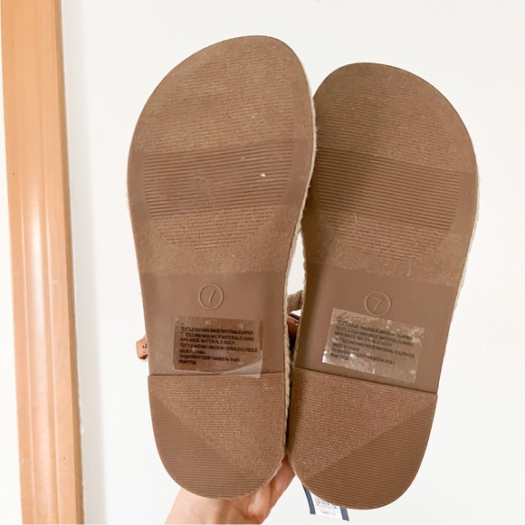 Universal Thread Sandals - Picture 3 of 3